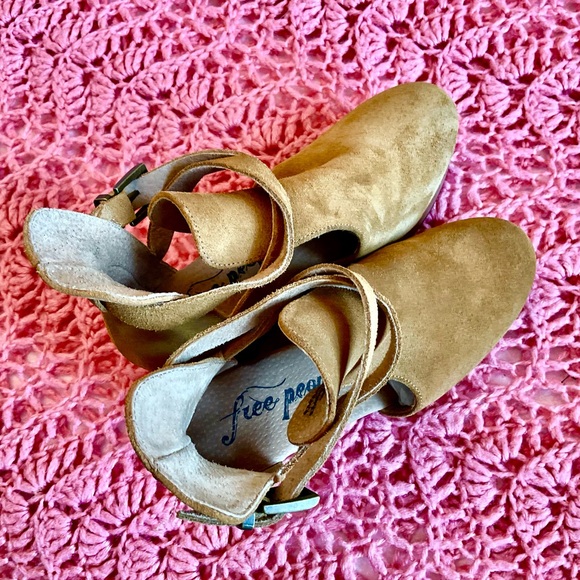 ❤️❤️24h sale Free People Women's Tan Suede Ankle shoes - Picture 9 of 9